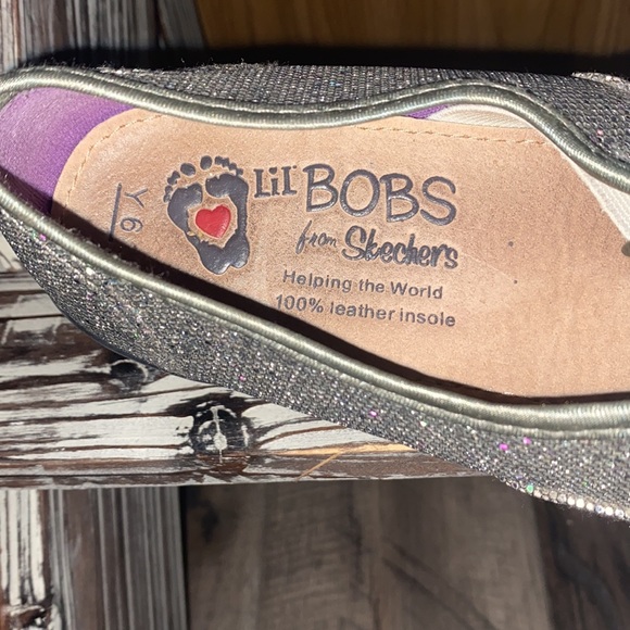 Youth bobs size 6. Sparkly silver color. - Picture 4 of 7